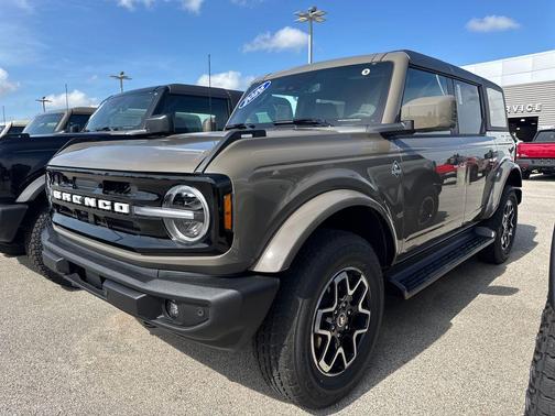 Gray 2026 Ford Bronco Outer Banks