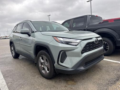 2023 Toyota RAV4 XLE