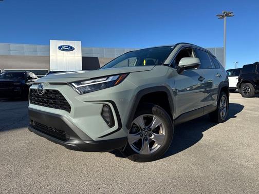 2023 Toyota RAV4 XLE