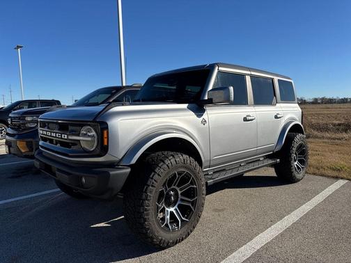 2024 Ford Bronco Outer Banks