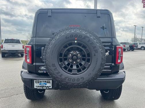 Shadow Black 2026 Ford Bronco Badlands