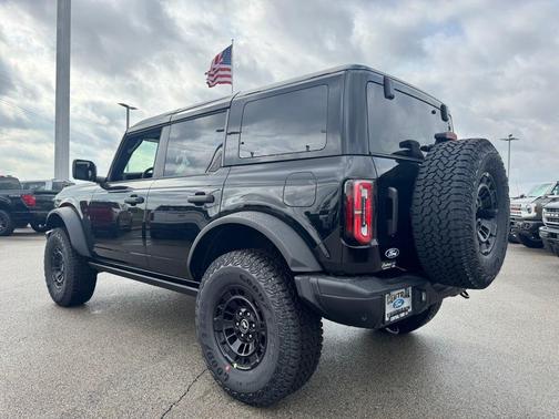 Shadow Black 2026 Ford Bronco Badlands