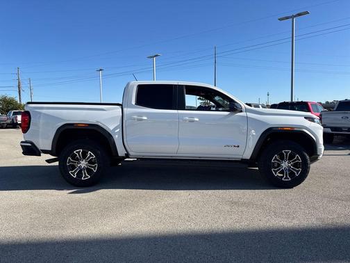 2023 GMC Canyon AT4