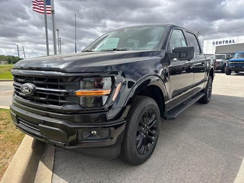 Agate Black Metallic 2026 Ford F-150 XLT