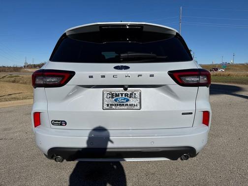 2026 Ford Escape ST-Line Elite