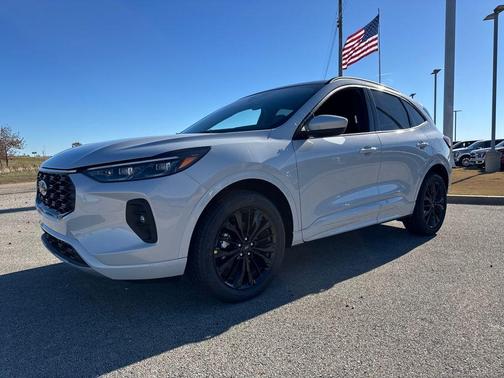 2026 Ford Escape ST-Line Elite