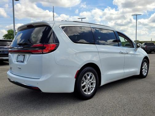 2021 Chrysler Pacifica Touring-L