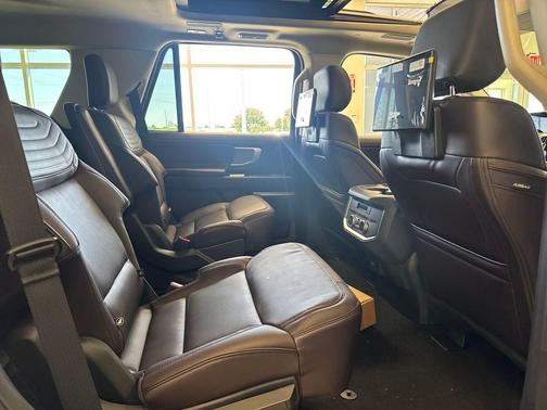 Star White 2026 Ford Expedition Platinum