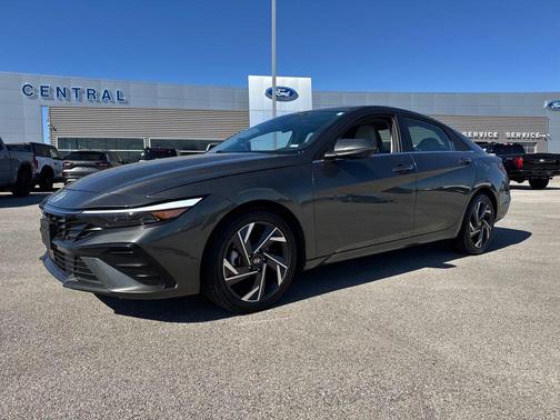 2024 Hyundai ELANTRA Limited