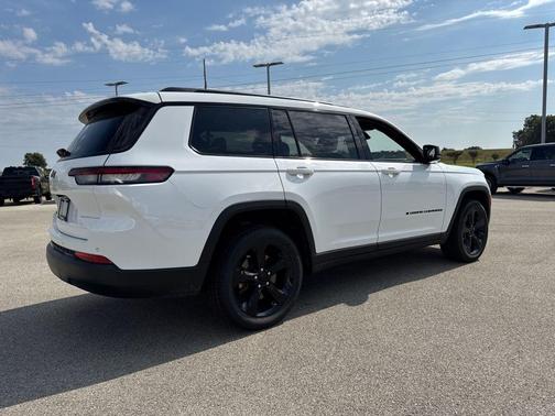 2023 Jeep Grand Cherokee L Laredo