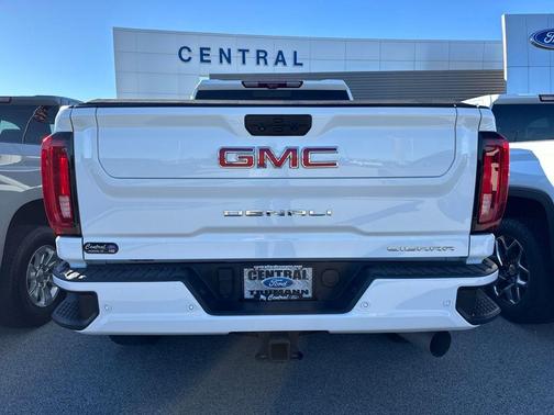 2023 GMC Sierra 2500 Denali