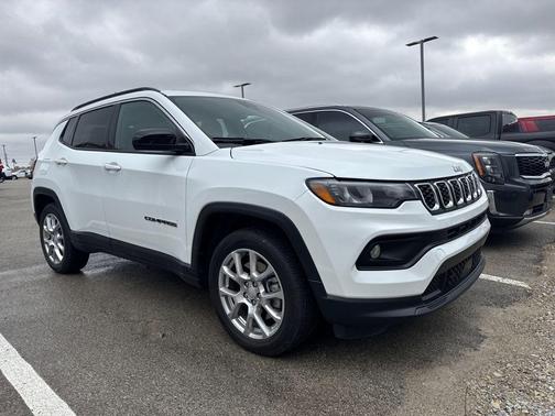 2024 Jeep Compass Latitude Lux