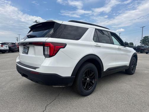 Star White 2026 Ford Explorer Active