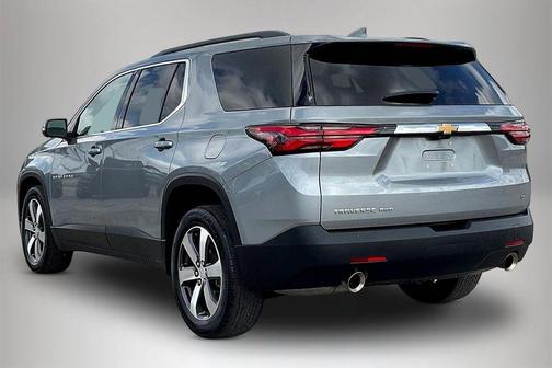 Sterling Gray Metallic 2023 Chevrolet Traverse LT Leather