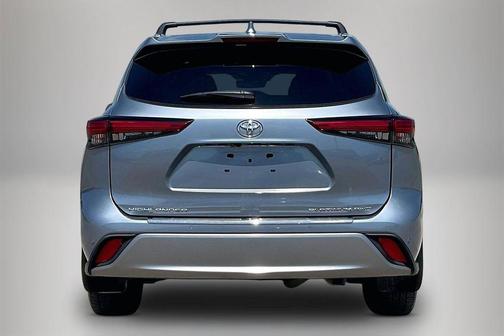 Moon Dust 2021 Toyota Highlander Platinum