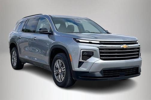 Sterling Gray Metallic 2025 Chevrolet Traverse LT