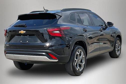 Mosaic Black Metallic 2025 Chevrolet Trax LT
