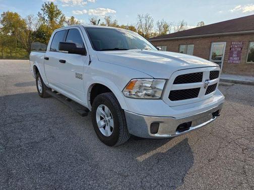 2016 RAM 1500 SLT
