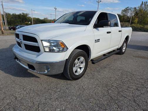 2016 RAM 1500 SLT