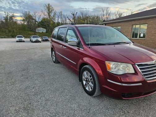 2010 Chrysler Town & Country Limited