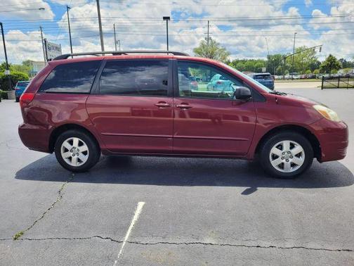 2005 Toyota Sienna LE