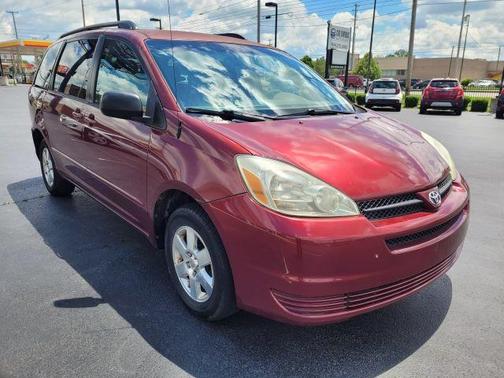 2005 Toyota Sienna LE