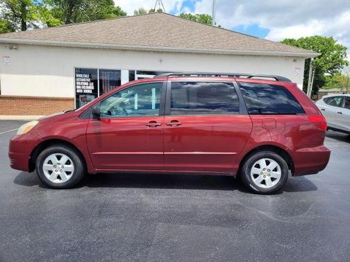 2005 Toyota Sienna LE