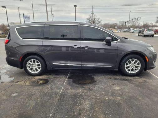 2020 Chrysler Pacifica Touring-L