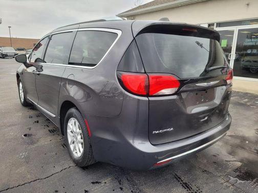 2020 Chrysler Pacifica Touring-L