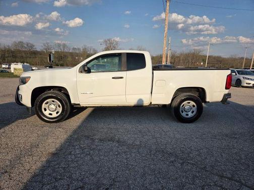 White 2018 Chevrolet Colorado WT