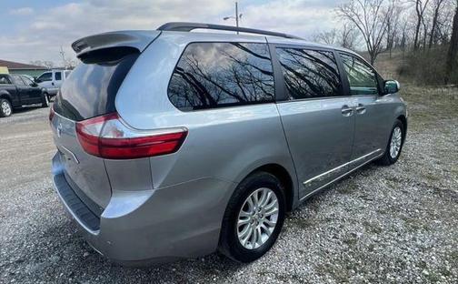 2017 Toyota Sienna XLE