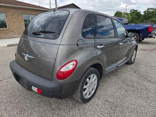 Beige 2002 Chrysler PT Cruiser Base