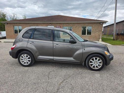 Beige 2002 Chrysler PT Cruiser Base