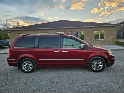 2010 Chrysler Town & Country Limited