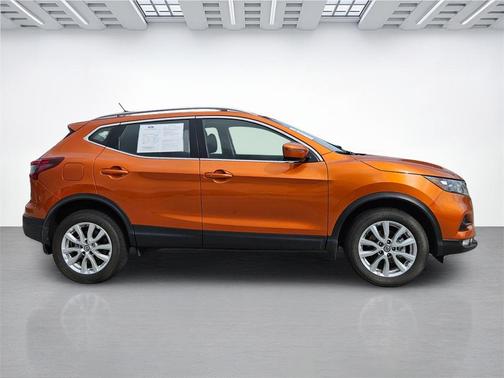 2022 Nissan Rogue Sport SV