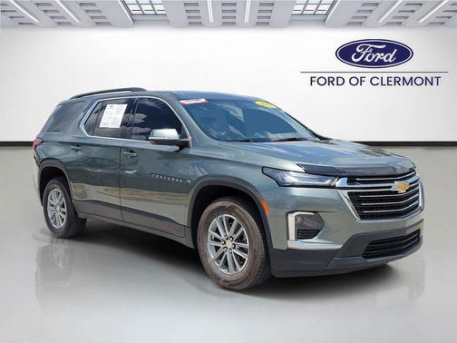 Silver Sage Metallic 2023 Chevrolet Traverse LT Cloth