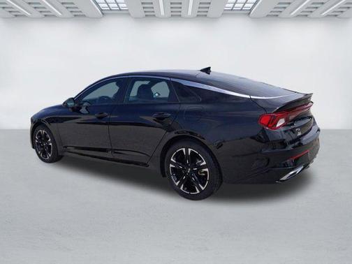 Ebony Black 2021 Kia K5 GT-Line
