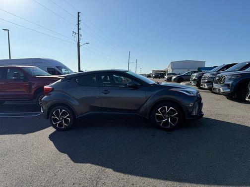 2021 Toyota C-HR XLE