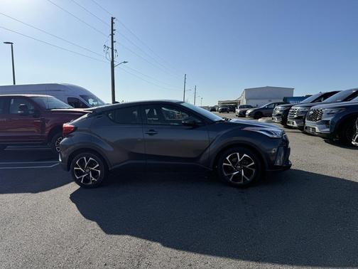 2021 Toyota C-HR XLE