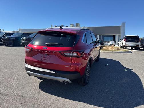 2025 Ford Escape PHEV SE