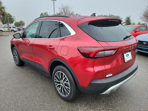 2025 Ford Escape PHEV SE