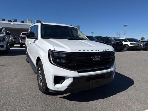 2025 Ford Expedition Active