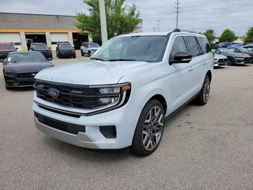 Space Silver Metallic 2026 Ford Expedition Platinum