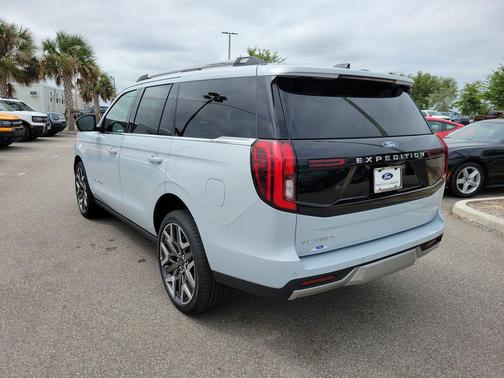 Space Silver Metallic 2026 Ford Expedition Platinum
