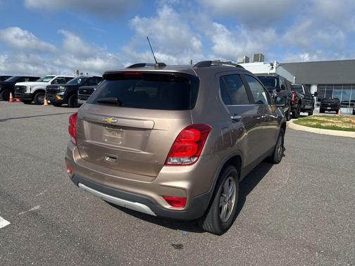 Sandy Ridge Metallic 2018 Chevrolet Trax LT