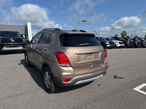 Sandy Ridge Metallic 2018 Chevrolet Trax LT