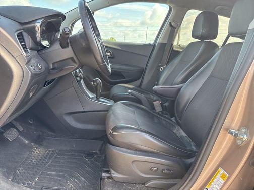 Sandy Ridge Metallic 2018 Chevrolet Trax LT
