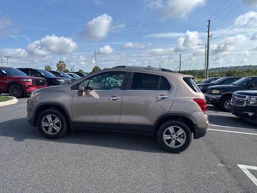 Sandy Ridge Metallic 2018 Chevrolet Trax LT