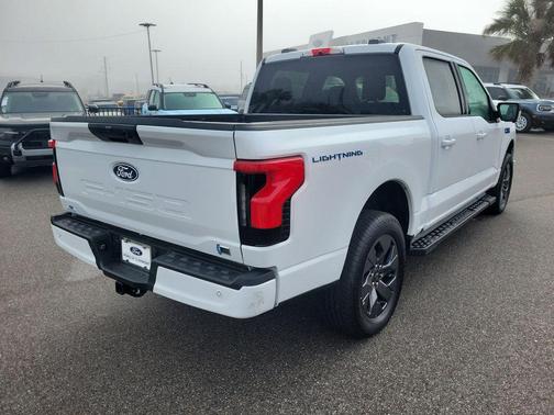 2025 Ford F-150 Lightning Flash