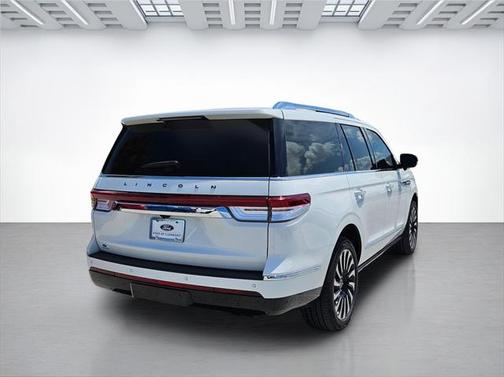 2022 Lincoln Navigator Black Label